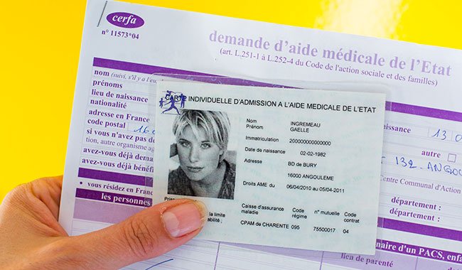 Loi immigration: La majorité rétablit l'AME tout en s'efforçant de ménager la droite Loi immigration: La majorité rétablit l'AME tout en s'efforçant de ménager la droite