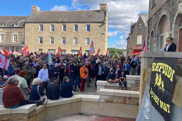 sous pression, une commune rurale renonce à un projet d'accueil de réfugiés sous pression, une commune rurale renonce à un projet d'accueil de réfugiés