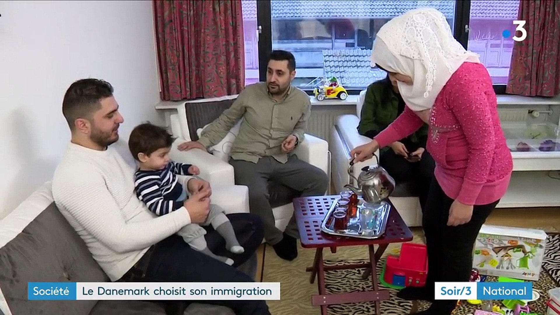 Prison ferme contre l’ex-ministre de l’Immigration pour avoir séparé des couples de migrants