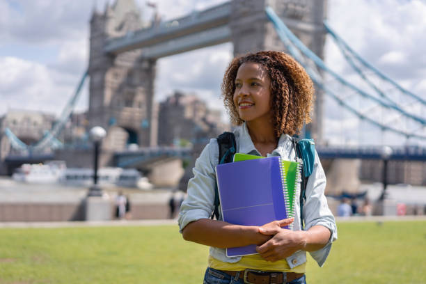 Pour réduire l'immigration, le Royaume-Uni s'attaque aux visas étudiants Pour réduire l'immigration, le Royaume-Uni s'attaque aux visas étudiants