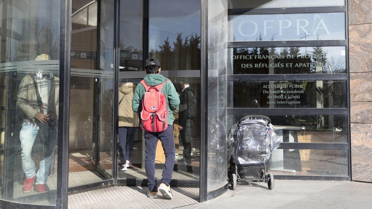 France : hausse de 6 % du budget "immigration, asile et intégration" pour 2023