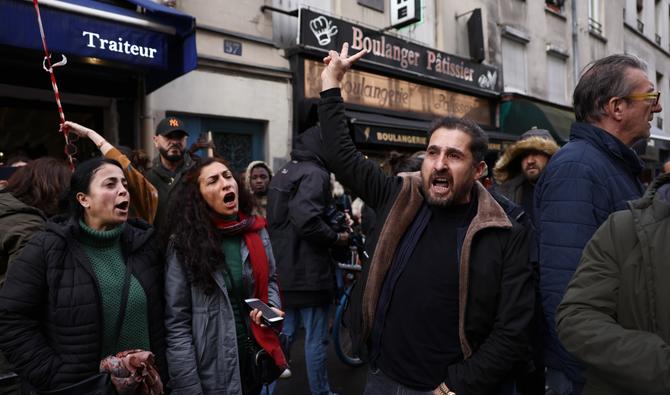 colère et pleurs de Kurdes à Paris après les tirs colère et pleurs de Kurdes à Paris après les tirs