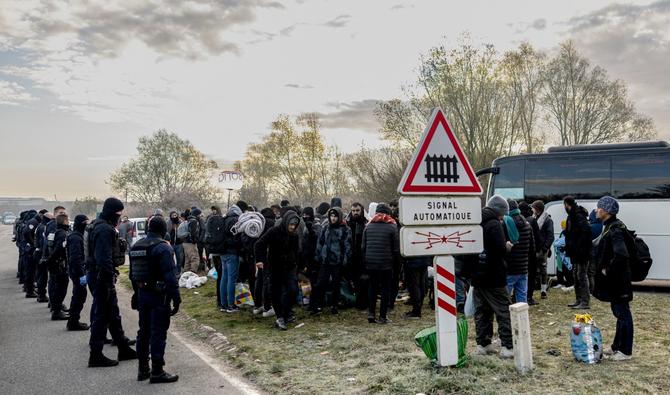 Migrants : Évacuation d'ampleur des campements du littoral du nord de la France Migrants : Évacuation d'ampleur des campements du littoral du nord de la France