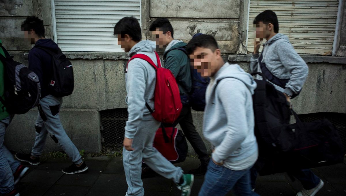 Les enfants et adolescents albanais exilés en Europe par leurs parents