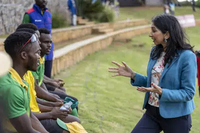 Migrants : la ministre britannique de l'Intérieur très critiquée après un voyage au Rwanda Migrants : la ministre britannique de l'Intérieur très critiquée après un voyage au Rwanda