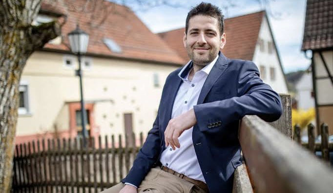 Un réfugié syrien élu maire en Allemagne Un réfugié syrien élu maire en Allemagne