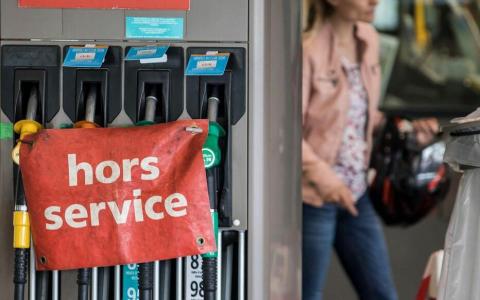 Carburants: les professionnels ne prévoient pas de pénurie sur la route des vacances