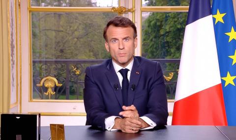 Macron " entend la colère " des Français, mais se veut apaisant