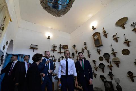 Visite présidentielle française à une église et une mosquée à Mossoul (Irak)
