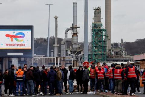 France : suspension de la grève dans la dernière raffinerie encore touchée