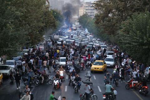 Iran : la contestation s’étend à tout le pays
