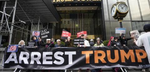 Il est inculpé ! Donald Trump dénonce une «insulte à la nation»