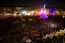 Près de 20.000 personnes étaient réunies ce mardi soir place de la République à Paris.
