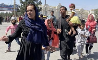 Des ONG critiquent les plans britanniques pour la relocalisation des réfugiés afghans