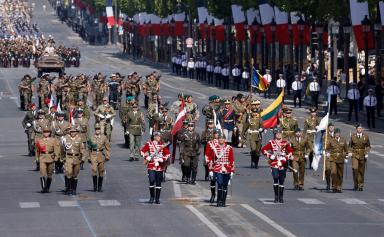 14-Juillet : Un défilé militaire sous le signe de la guerre aux portes de l'Europe