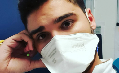 Amine, jeune médecin marseillais, spécialiste du démontage des fake news