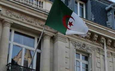 Le pouvoir établi à Alger se fâche (une nouvelle fois) avec Emmanuel Macron qui persiste et signe