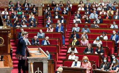 France : Mélenchon et sa motion de censure rejetés, le gouvernement est au travail