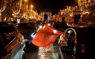 la liesse des supporters du Maroc sur les Champs-Elysées