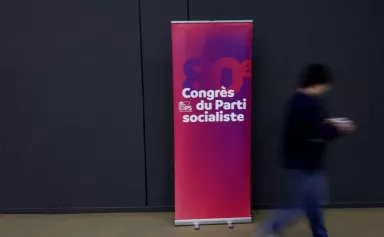 France : Les restes du PS sauvés in extrémis