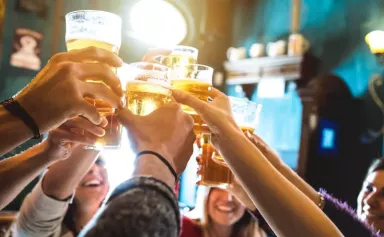 Les Britanniques fêtent leur roi 