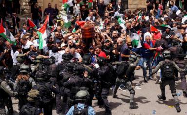 Obsèques de Shireen Abu Akleh : les évêques de Terre sainte s'en prennent à Israël
