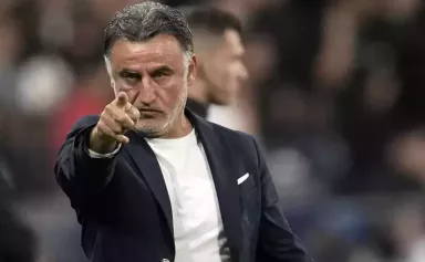 Accusé de racisme et d’islamophobie, l'entraîneur du PSG dans la tourmente