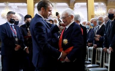 Le président français salue la mémoire d'un officier défenseur des harkis