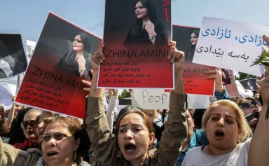 Répression en Iran : L'UE sanctionne un dignitaire religieux et la radio télévision d'Etat