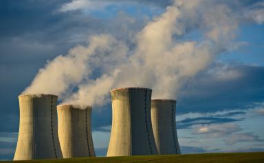 Une alliance de pays européens pro-nucléaire plaide pour «  une feuille de route  » à Paris