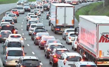 Départs en vacances : plus de 980 km de bouchons cumulés sur les routes