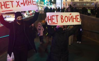 Russie : nouvelles manifestations anti-guerre en Ukraine. 2000 manifestants arrêtés.