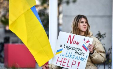 La Russie «élargit l'offensive» en Ukraine, sanctions économiques en représailles