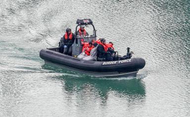 Sur les plages du nord français, les migrants attisent les tensions franco-britanniques