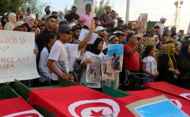 Tunisie : des milliers de manifestants pour connaître le sort de migrants disparus