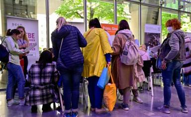 Allemagne : des Ukrainiens en quête d'emploi se heurtent à la barrière de la langue