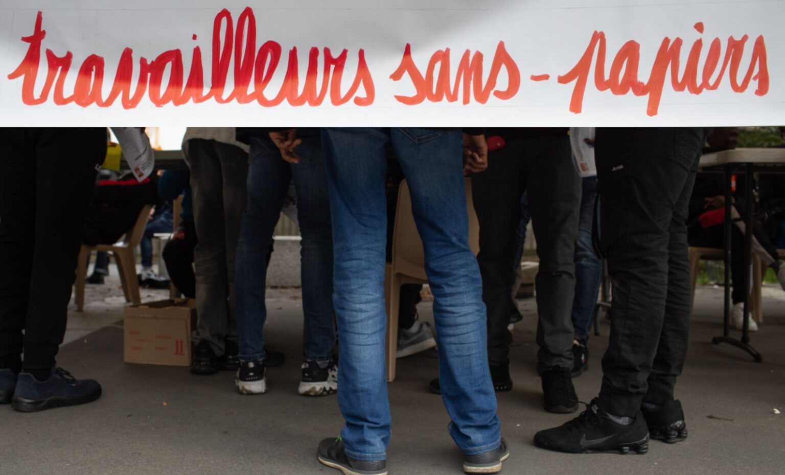 Les-Sans-Papiers